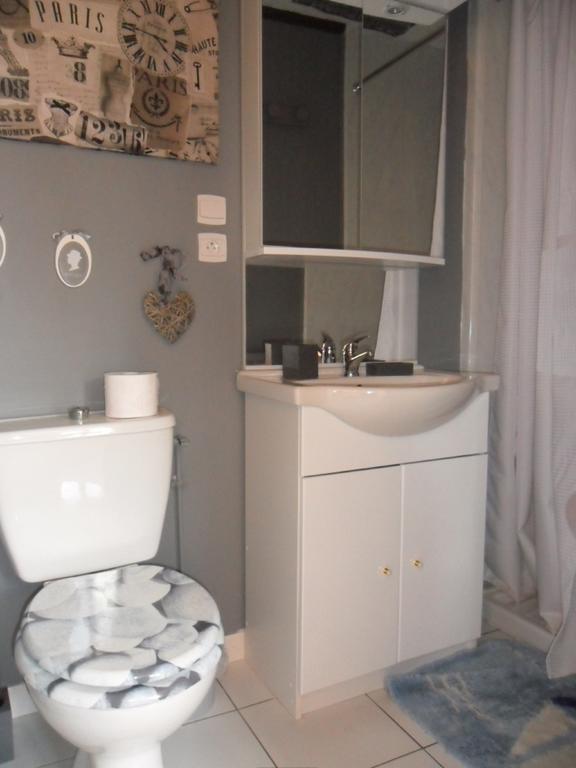 Gite Hotel Chambre D' Hotes Et Roulottes Et Du Ternois Saint-Pol-sur-Ternoise Værelse billede